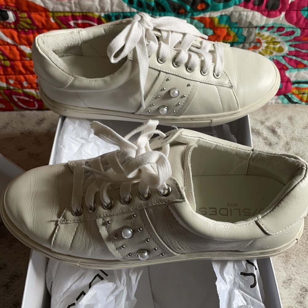 J/SLIDES SNEAKERS WITH PEARLS AND STUDS